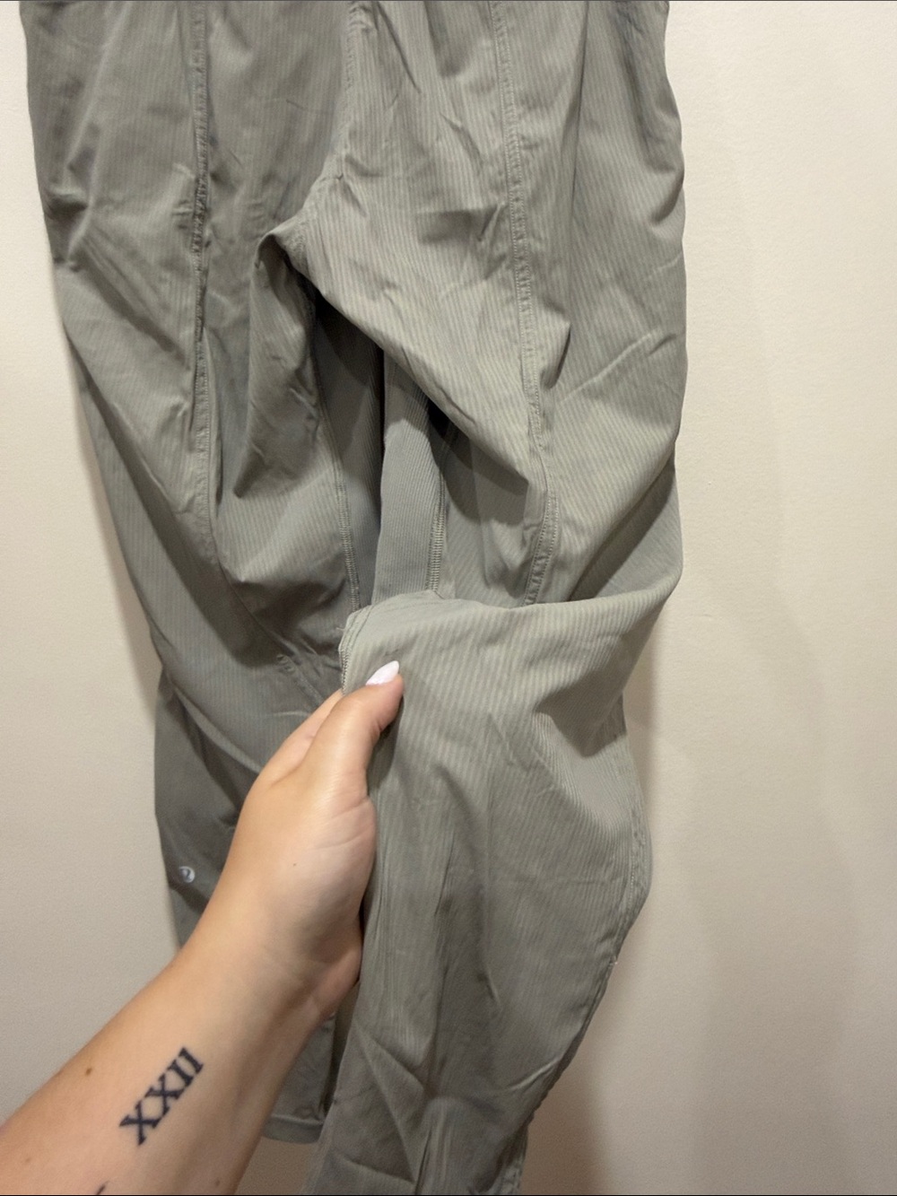 Lululemon Dance Studio Mid-Rise Cropped Pant in Warm Ash Grey size 4 - Picture 12 of 13